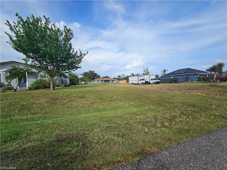 2007 NE 27th Terrace, Cape Coral, FL 33909