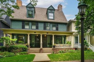 655 Goodrich Ave, Saint Paul, MN 55105