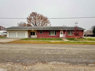 306 S Pine St, New Sharon, IA 50207