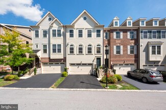 86 Parkview Cir, Wayne, PA 19087