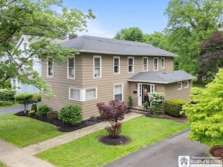 15 Leverett St, Fredonia, NY 14063