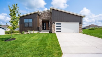 2612 W Pigeon Dr, Ozark, MO 65721