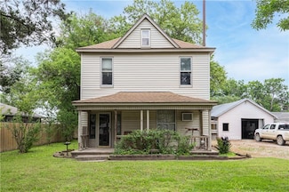 424 N 14th St, Fredonia, KS 66736