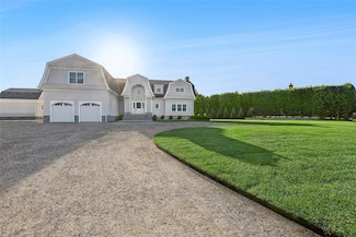 44 Club Ln, Remsenburg-Speonk, NY 11960