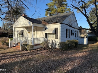 608 W Parrish Dr, Benson, NC 27504