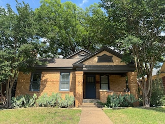 1322 Hollywood Ave, Dallas, TX 75208