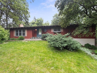 800 Ithaca Ln N, Plymouth, MN 55447
