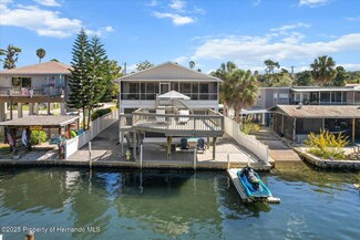 7305 Tropical Dr, Weeki Wachee, FL 34607