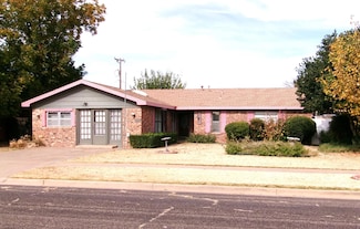 2902 W 21st St, Plainview, TX 79072