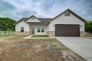 210 Chisholm Hills Dr, Rhome, TX 76078