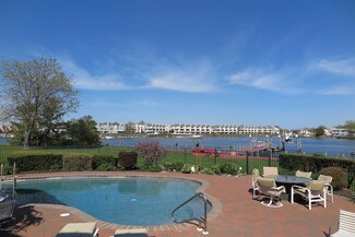 31 Wardell Cir, Oceanport, NJ 07757