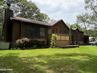 112 Gold Rush Dr, Hawley, PA 18428
