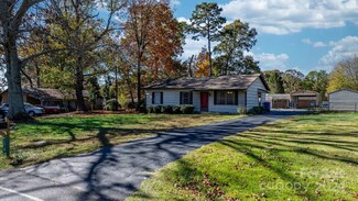 1015 22nd Street Place NE, Hickory, NC 28601