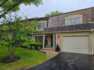 2S663 Avenue Normandy E Unit 3, Oak Brook, IL 60523