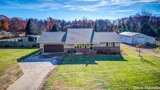 2577 Lakewood Rd, Whitehall, MI 49461