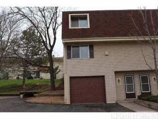 2368 Dorland Place E, Maplewood, MN 55119