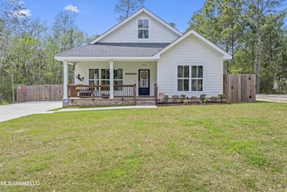 1513 Plover Ln, Ocean Springs, MS 39564