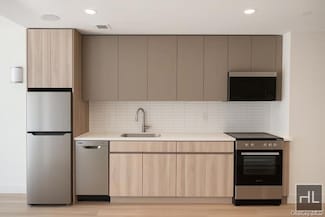 91 Bruckner Blvd, Bronx, NY 10454