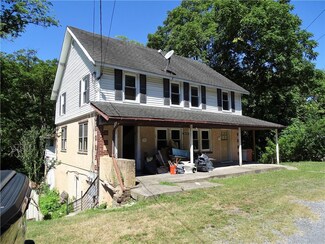 265 Monocacy Dr, Bath, PA 18014