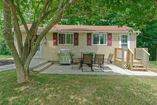 115 Retreat House Rd, Glenmont, NY 12077