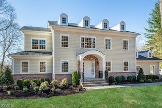 132 Rensselaer Rd, Essex Fells, NJ 07021