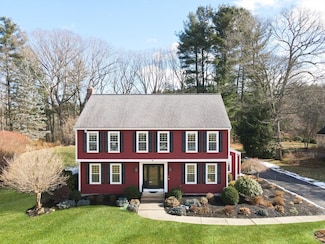 150 Rolling Meadow Dr, Holliston, MA 01746