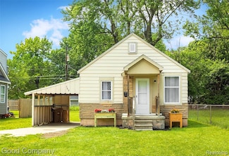 755 Robinwood St, Pontiac, MI 48340