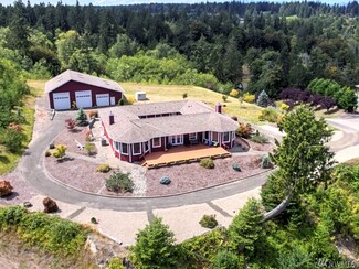 7857 E Grapeview Loop Rd, Allyn, WA 98524