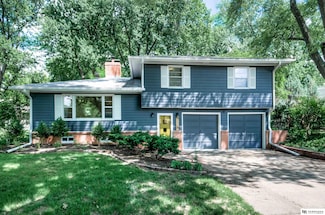 2725 S 106th St, Omaha, NE 68124