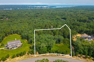 22 Paddock Rd, Oak Bluffs, MA 02568