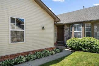 1855 N Kenwyck Dr Unit 54, Ypsilanti, MI 48198