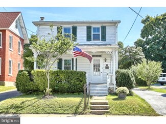 19 W Main St, Elverson, PA 19520