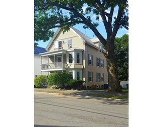 12 Milton St, Lynn, MA 01902