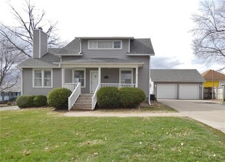 201 Morningside Dr, Pella, IA 50219