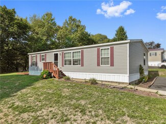 52 Wagner Dr, McDonald, PA 15057
