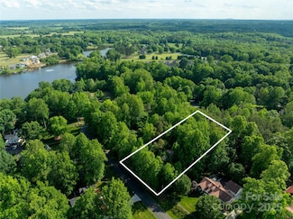 281 Lakeview Rd, Mocksville, NC 27028