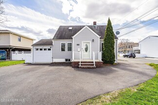 438 Leonardville Rd, Belford, NJ 07718