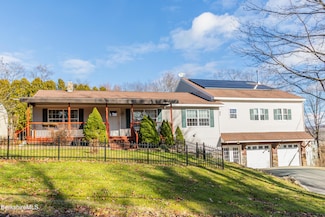 16 Opeechee St, Lanesborough, MA 01237