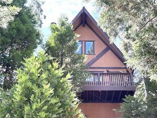 720 Pinnacle Dr, Lake Arrowhead, CA 92352