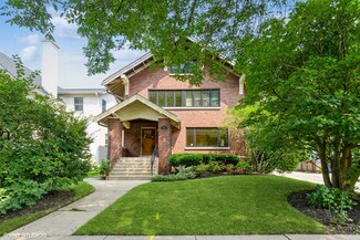 1018 11th St, Wilmette, IL 60091