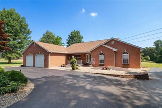 6881 Country Estates Dr, Columbia, IL 62236