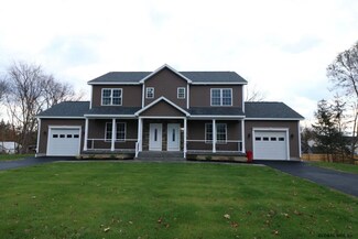 24 Kellogg Rd, Stillwater, NY 12170