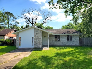 4919 Redfish Reef Dr, Bacliff, TX 77518