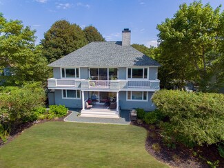 14 N Shore Dr, South Dartmouth, MA 02748