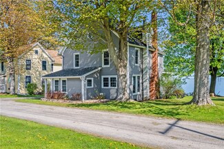 9608 Beachwood Park Dr, Hamlin, NY 14464