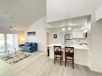 7832 Sonoma Springs Cir Unit 203, Lake Worth, FL 33463