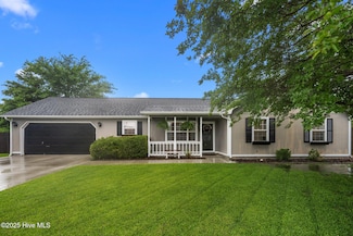 302 Mertz Ct, Hubert, NC 28539