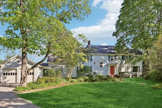 10 Orchard Rd, Gloucester, MA 01930