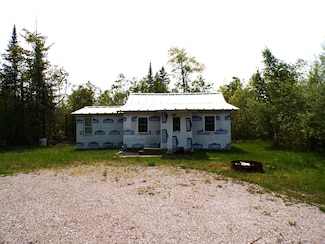 10683 Hebron Town Hall Rd, Levering, MI 49755