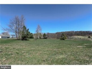 1905 Waldheim Rd, Hellertown, PA 18055